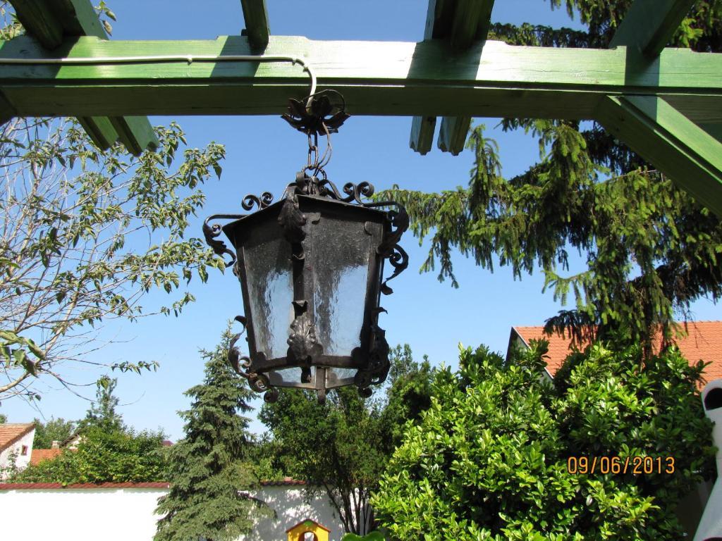 Szivarvany Panzio Szegedin Exterior foto